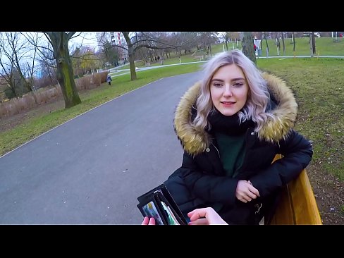 ❤️ Gleypir heitt ásamt ókunnugra fyrir peninga - blástur í garðinum eftir Evu Elfie ️❌ Gæðaklám á klám is.tusar.top ﹏